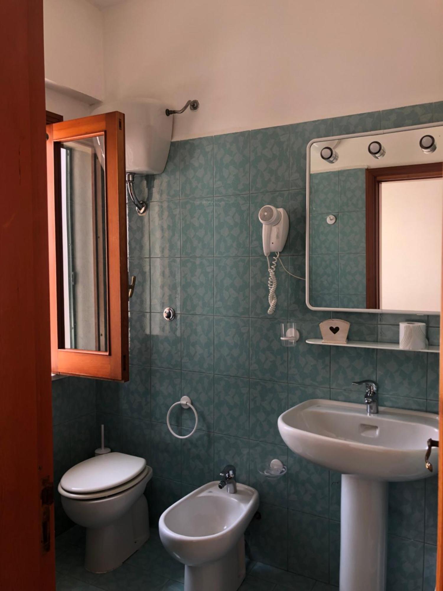 Hotel Ariston Isola di Ustica Екстериор снимка