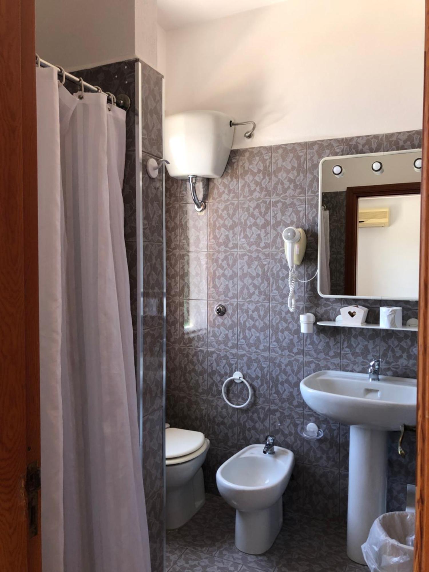 Hotel Ariston Isola di Ustica Екстериор снимка