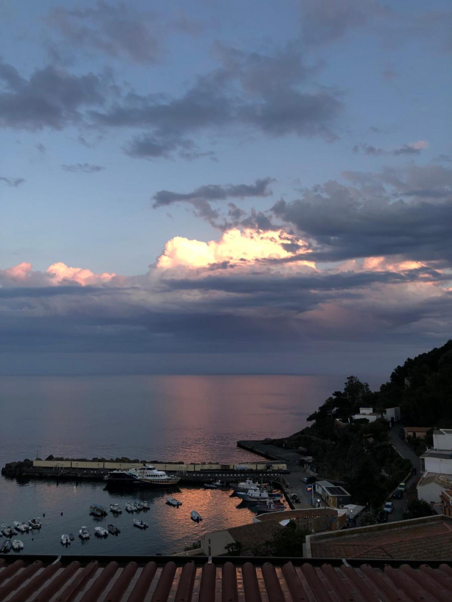 Hotel Ariston Isola di Ustica Екстериор снимка