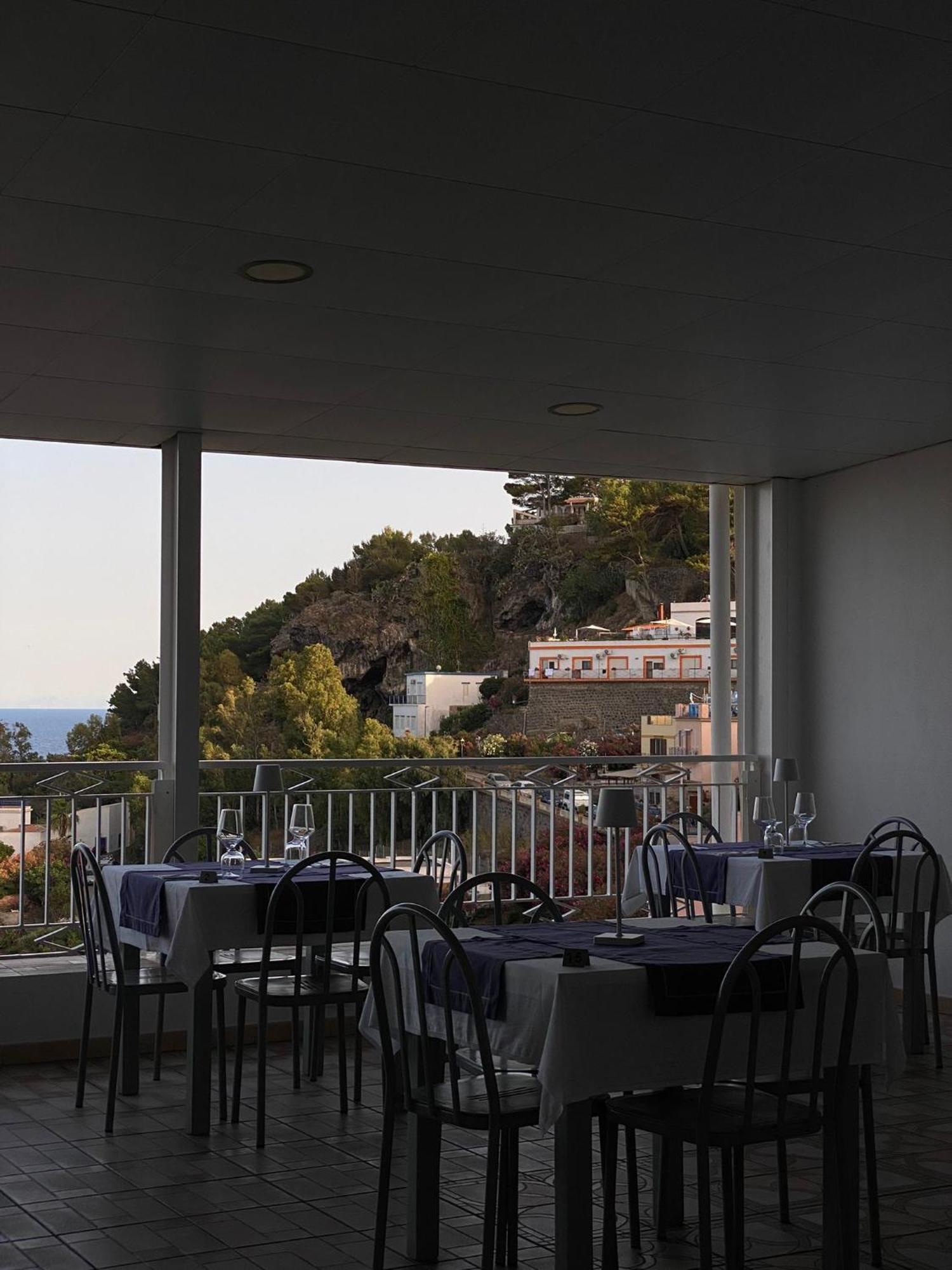 Hotel Ariston Isola di Ustica Екстериор снимка